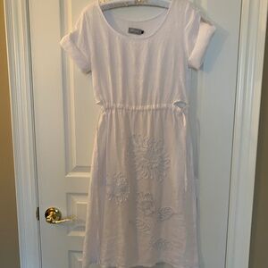 AVOCADO EUROPE WHITE LINEN SHORT SLEEVE DRESS - SIZE SMALL